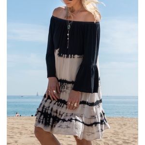 Off shoulder tie dye border dress